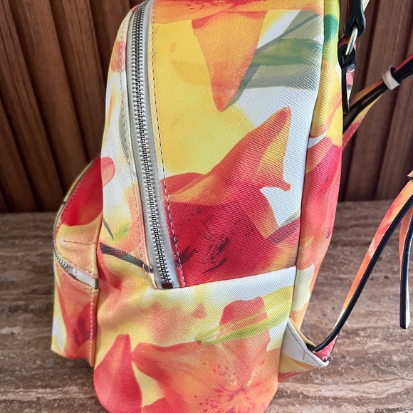 GUESS Women's Take A Dive Floral Backpack
Adjustable backpack straps - Picture 10 of 15